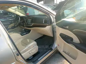 Toyota Highlander 2015 Gold