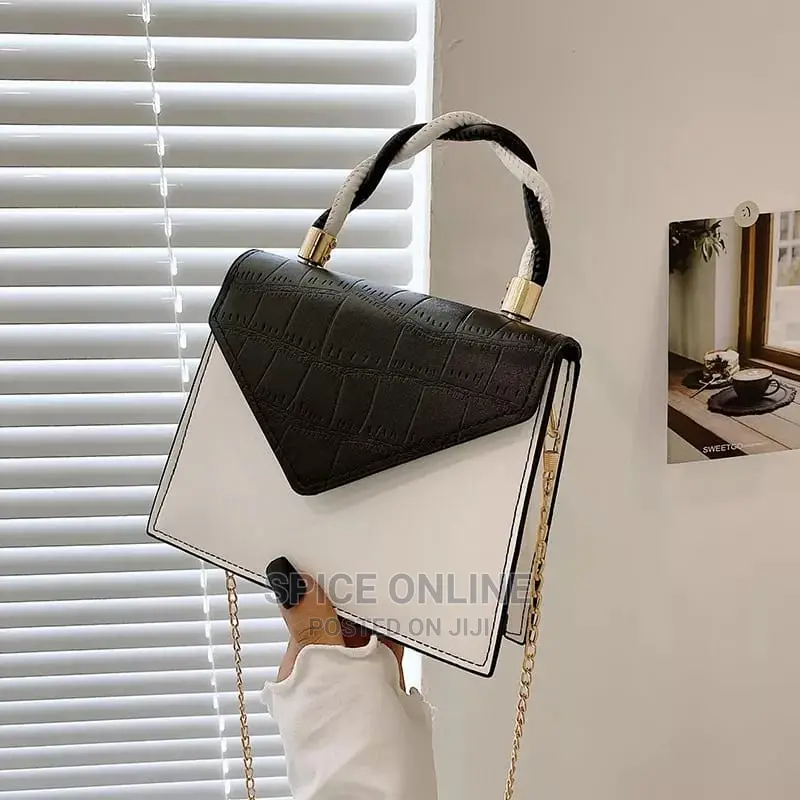 Vvip: Original Black and White Handbag