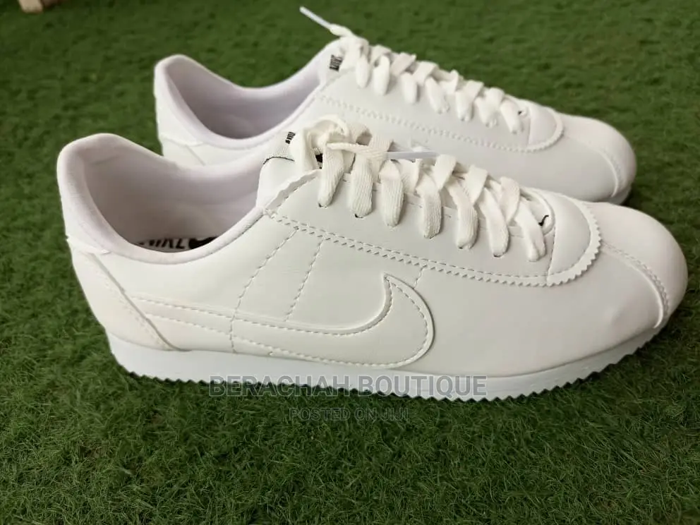 Nike White Sneakers Canvas