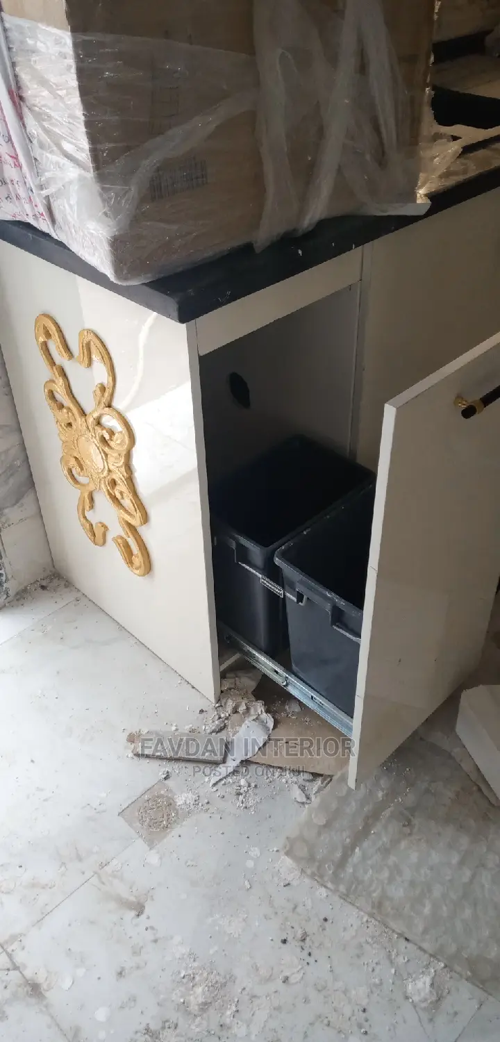 Quality HDF Glossy Kitchen Cabinet