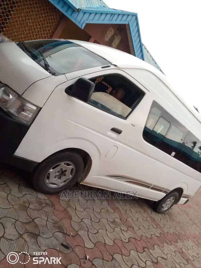 Car Hire Service With Ac