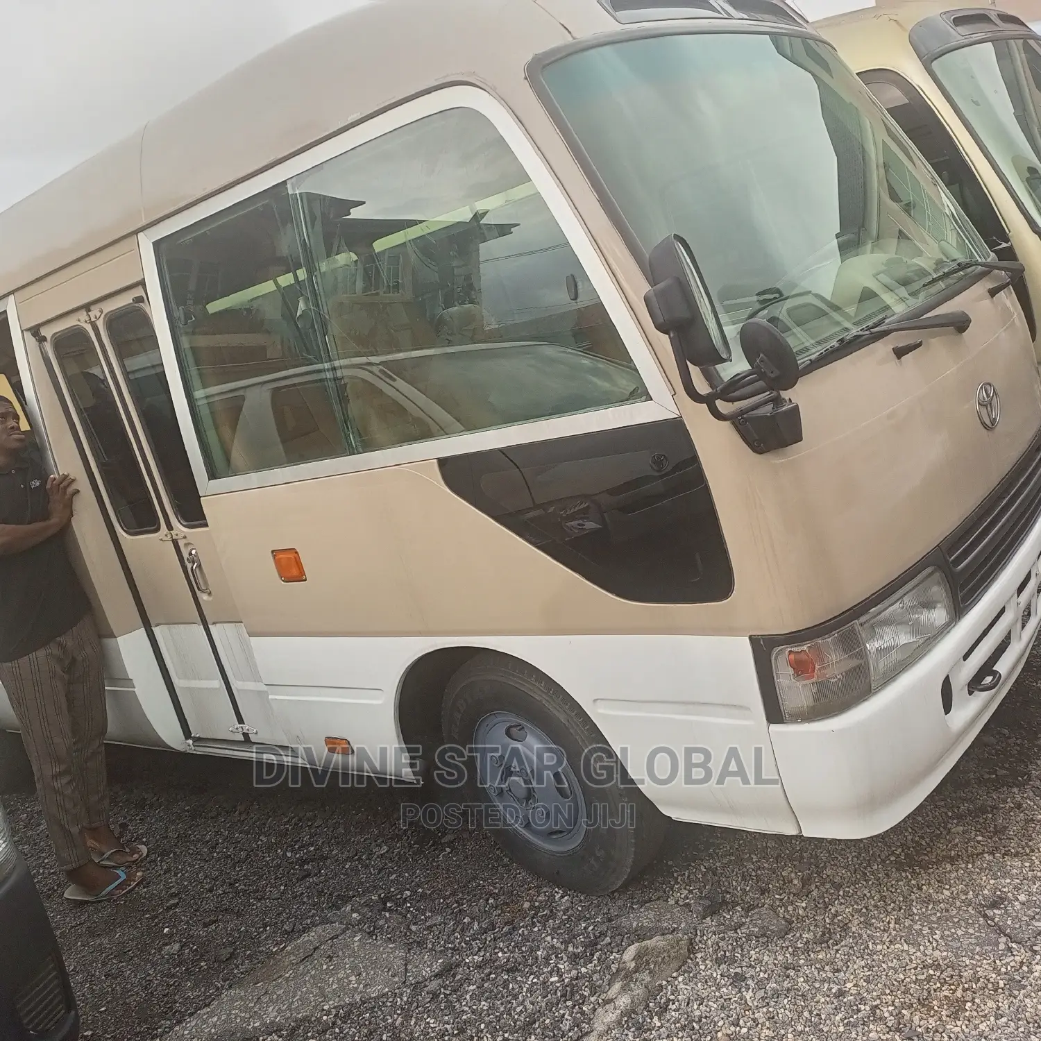 Toyota Coaster 2010 Gold