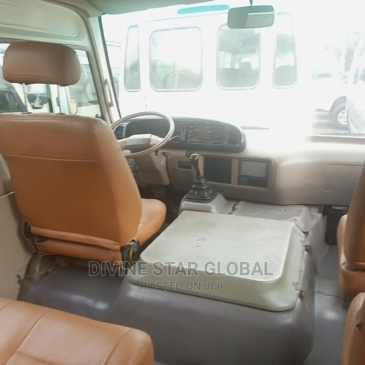Toyota Coaster 2010 Gold