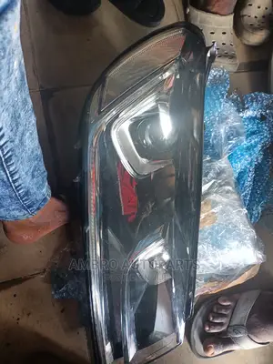 Complete Head Lamp Volkswagen Toureg 2013-2017