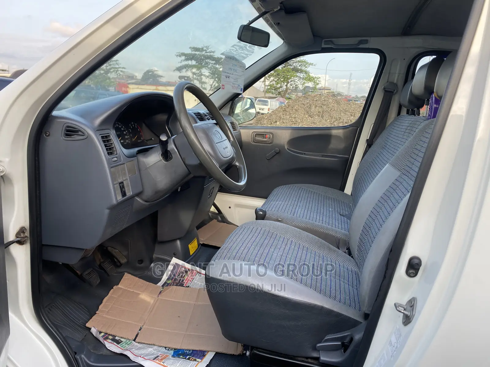 Toyota HiAce 2005