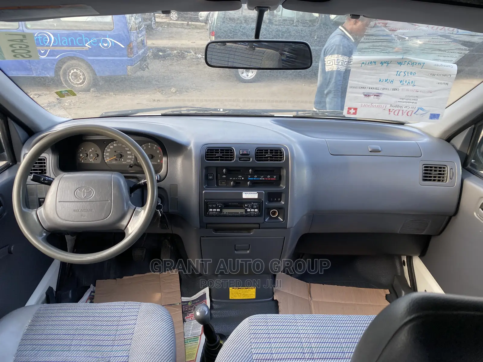 Toyota HiAce 2005