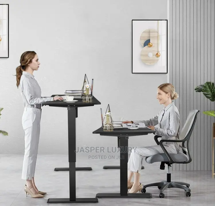 Auto Adjustable Deck for Gaming and Office Work
