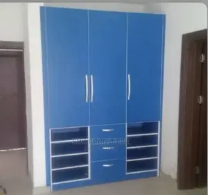 45ft by 6ft Wardrobe With 3 Drawers and Shoerack