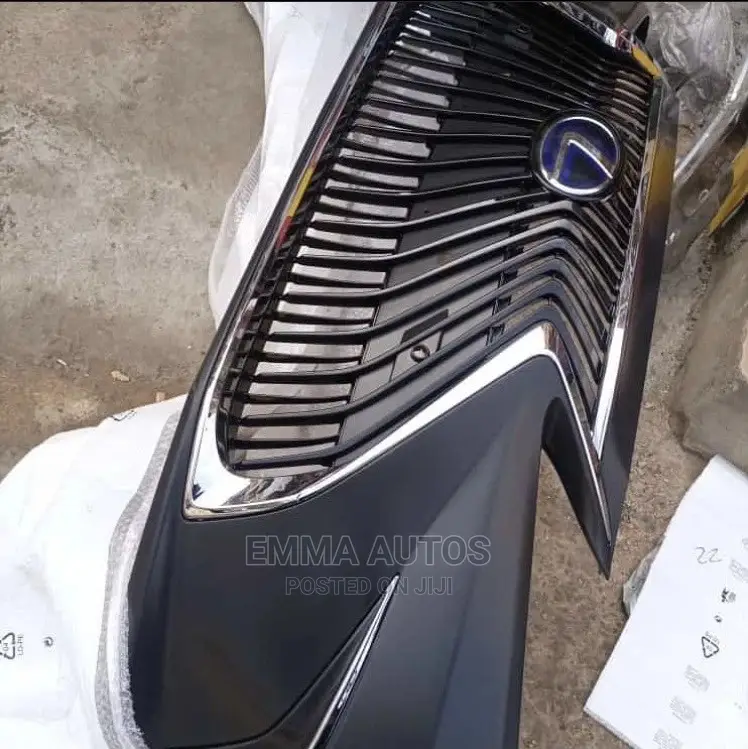 Front Bumper Es 350 2018/ 2020.Complete Available