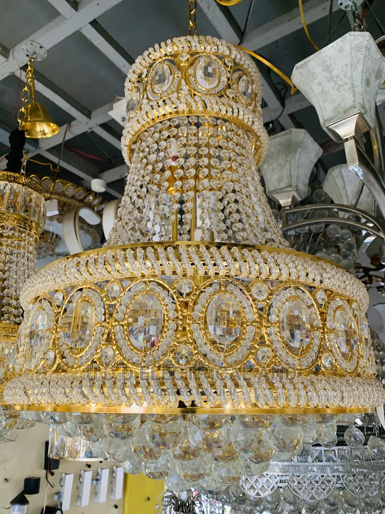 Modem Crystal Chandelier Light Dubai Many Design Available