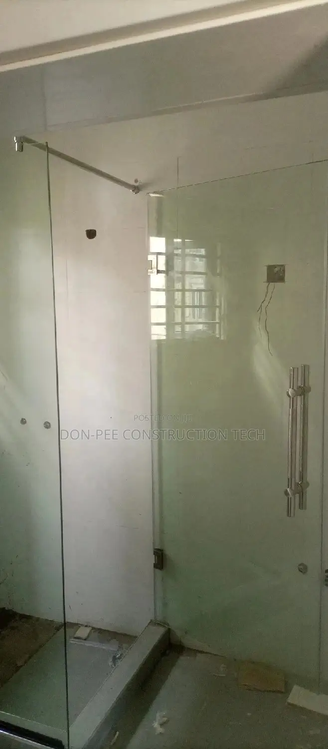 Clear Shower Cubicle