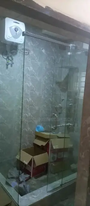 Clear Shower Cubicle