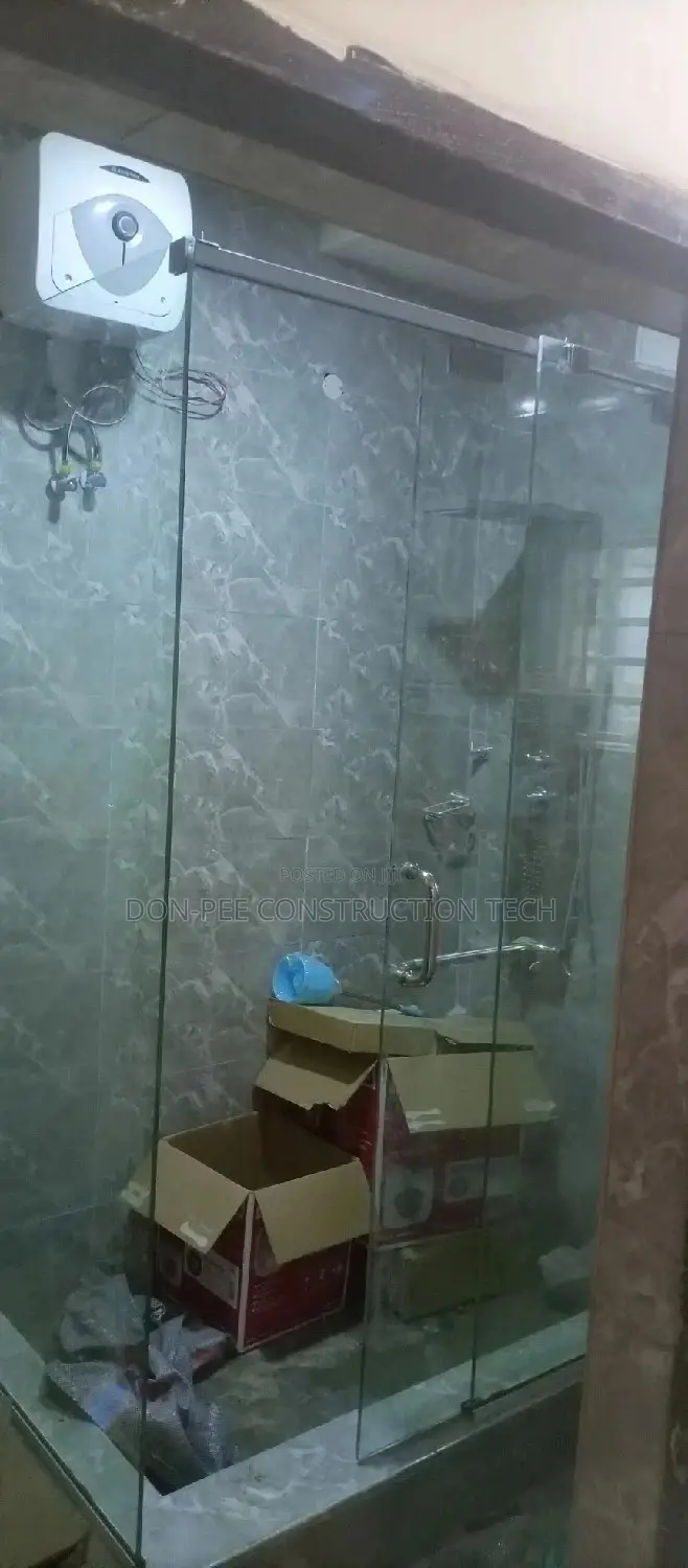 Clear Shower Cubicle