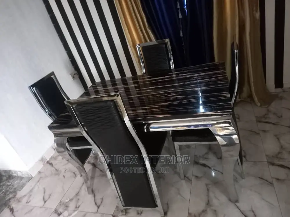 Marble Dining Table 4 Seaters