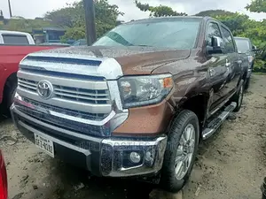 Toyota Tundra 2017 Brown