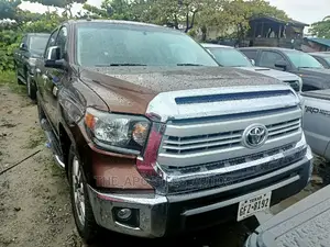 Toyota Tundra 2017 Brown