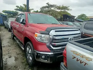 Toyota Tundra 2015 Red