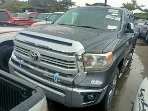 Toyota Tundra 2015 Gray
