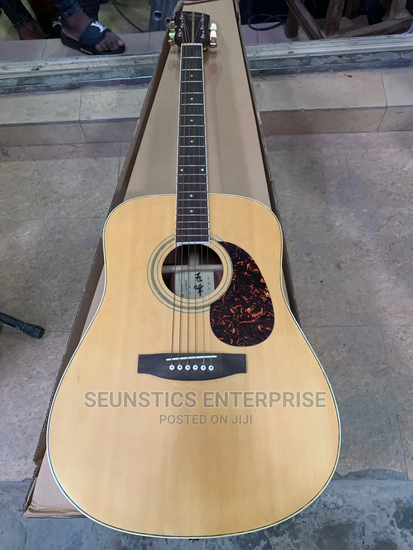 Quality O- Bong Acoustic Guitar