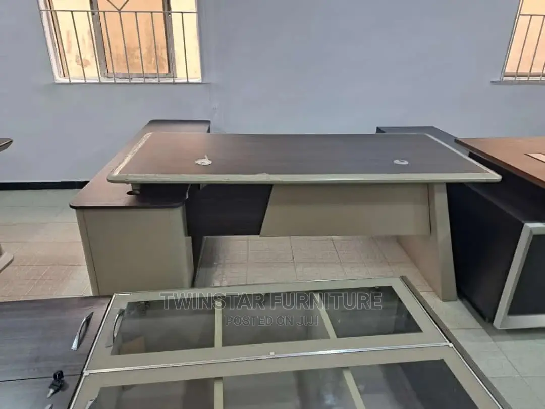 New Modern Executive Office Table With Extension 2mtr