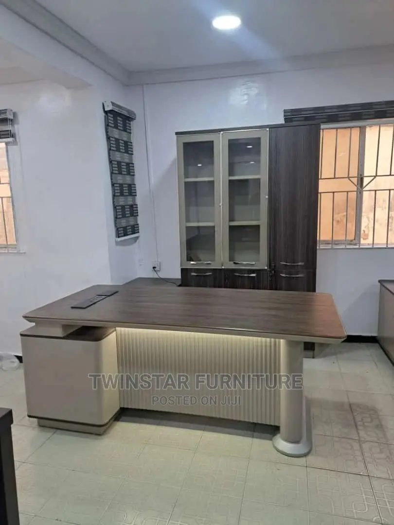 New Modern Executive Office Table With Extension 2mtr