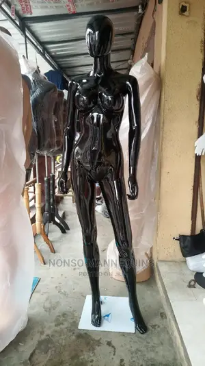 Gloss Faceless Size 8 Female Detachable Mannequin