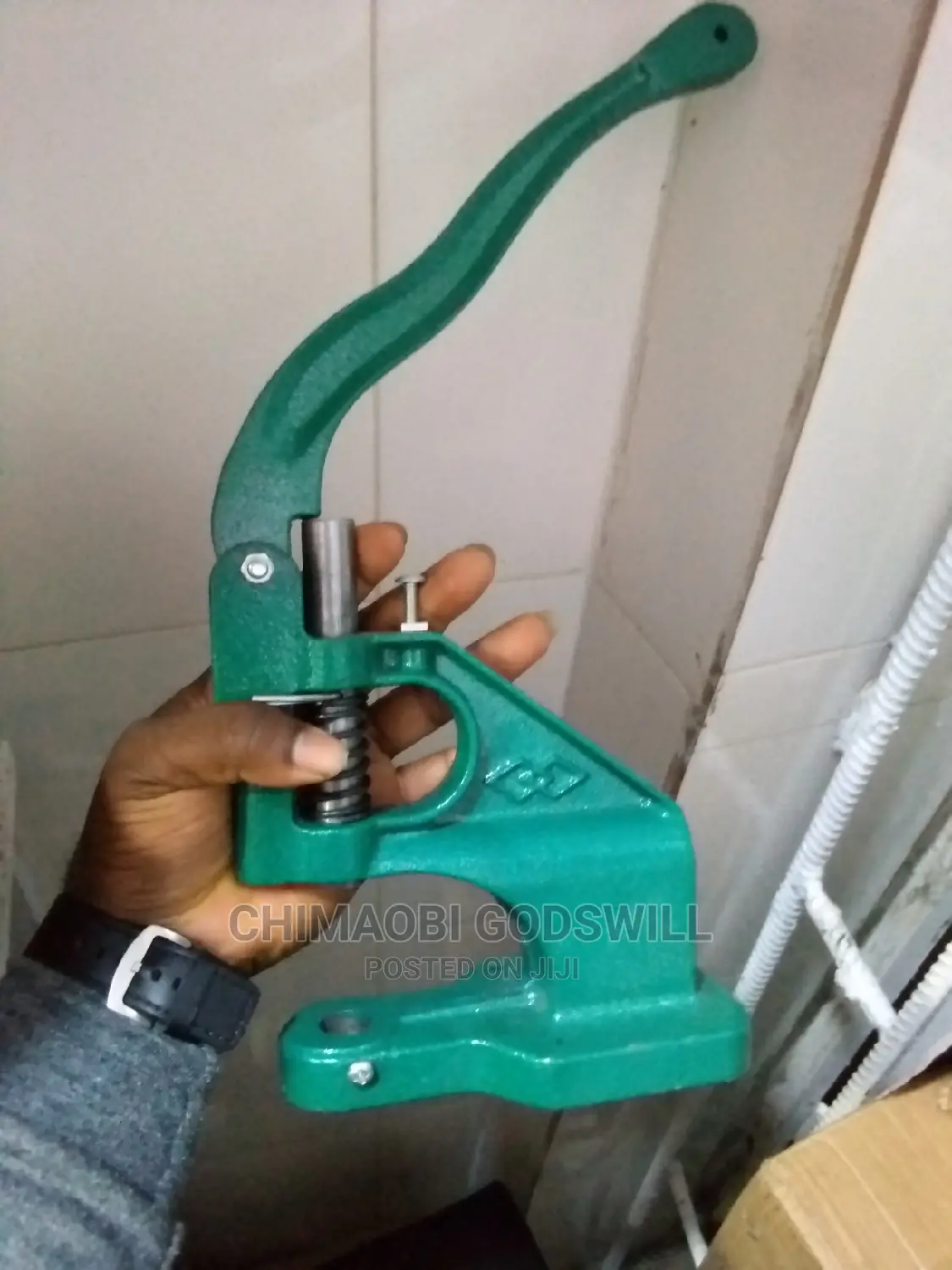 Cover Button Machine Together With Extra Bit
