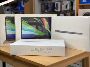 New Laptop Apple MacBook Pro 8GB Apple M2 SSD 256GB