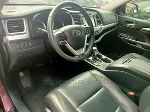 Toyota Highlander XLE V6 4x2 (3.5L 6cyl 6A) 2016 Burgundy