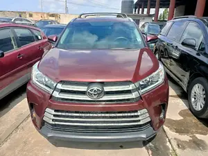 Toyota Highlander XLE V6 4x2 (3.5L 6cyl 6A) 2016 Burgundy