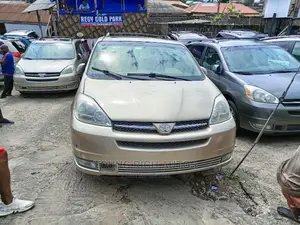Toyota Sienna XLE 2005 Gold