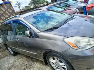 Toyota Sienna 2006 Gray
