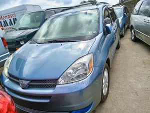 Toyota Sienna XLE 2005 Blue