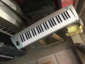 Miditech I2-Mini 32 MIDI Keyboard Controller