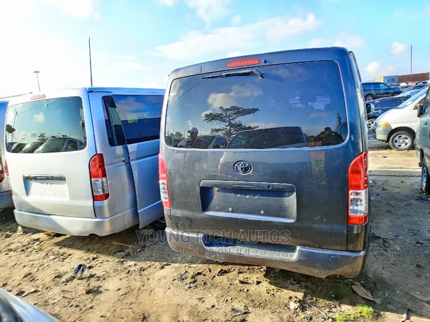 Toyota HiAce 2013 Black