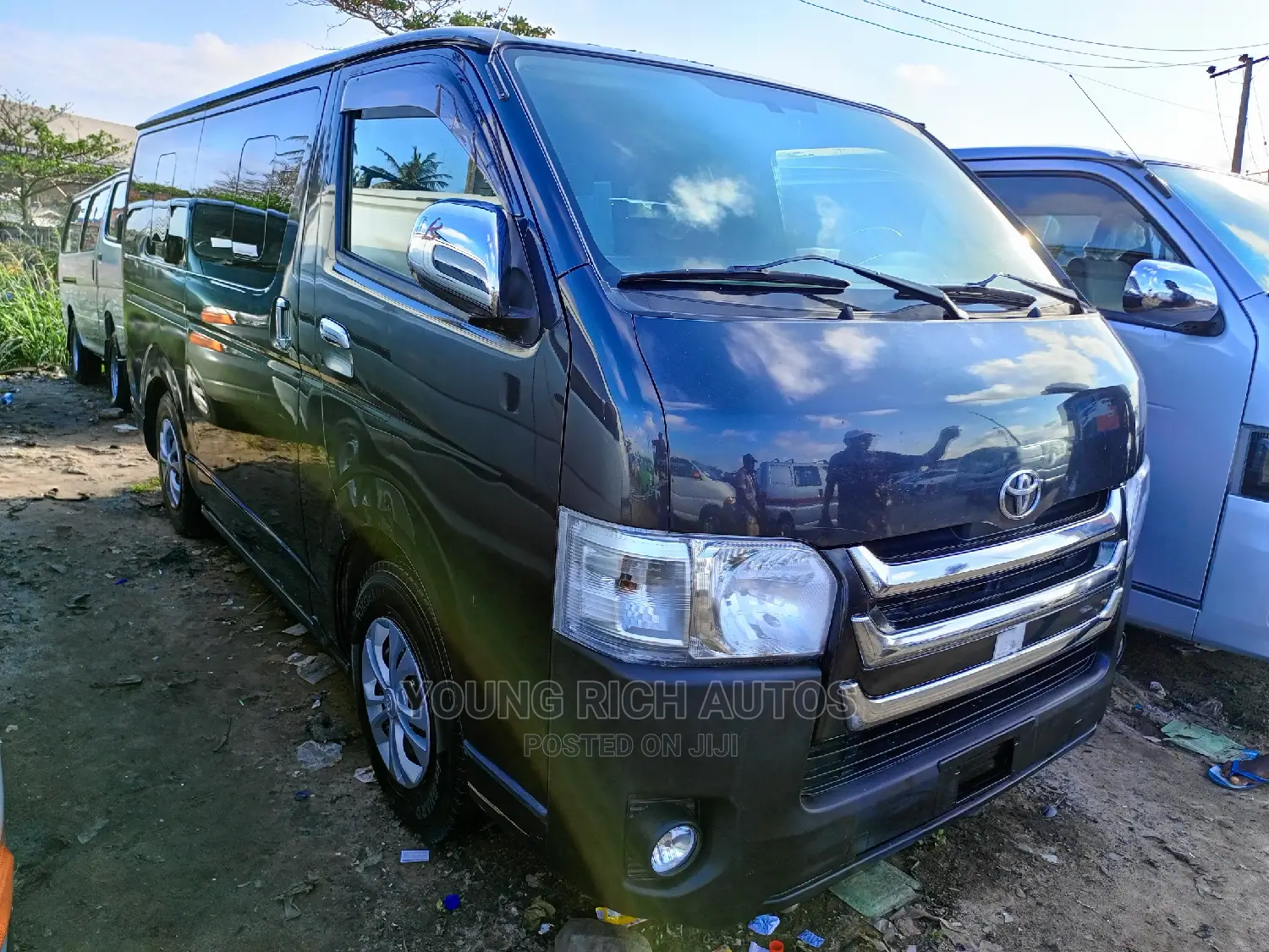 Toyota HiAce 2013 Black