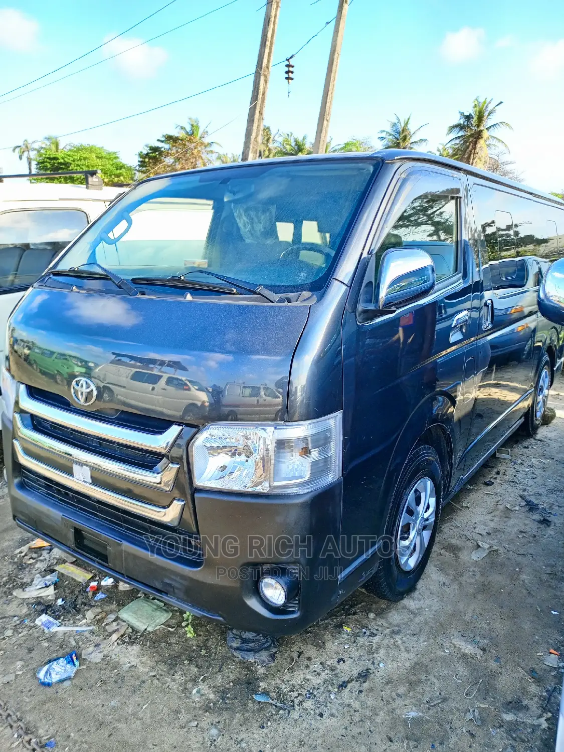 Toyota HiAce 2013 Black