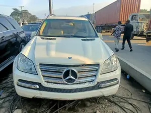 Mercedes-Benz GL-Class GL 550 2012 White