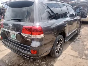 Upgrade Your Landcruiser to 2018 Model