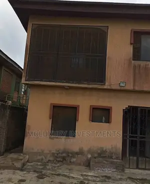 5bdrm Apartment in Baruwa for sale