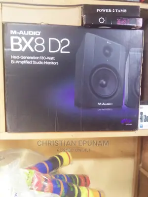 BX8 D2 Studio Monitor