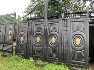 Four Eyes Swing Gate