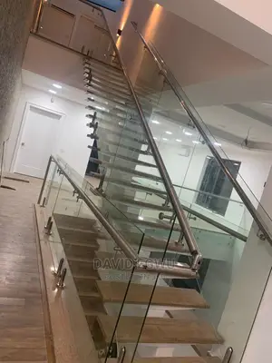 Tampered Glass Staircases With Side Rail