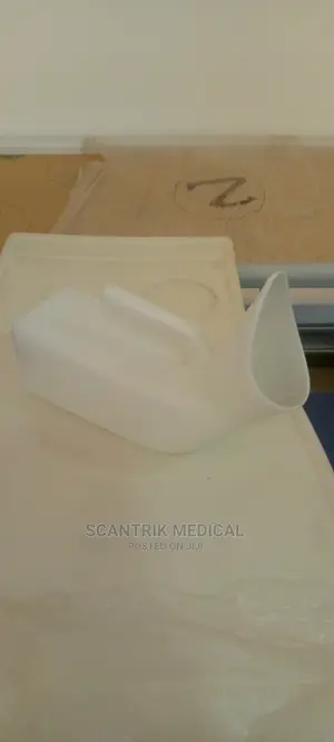 Quality Reusable Patient Urine Pot for Home Travel