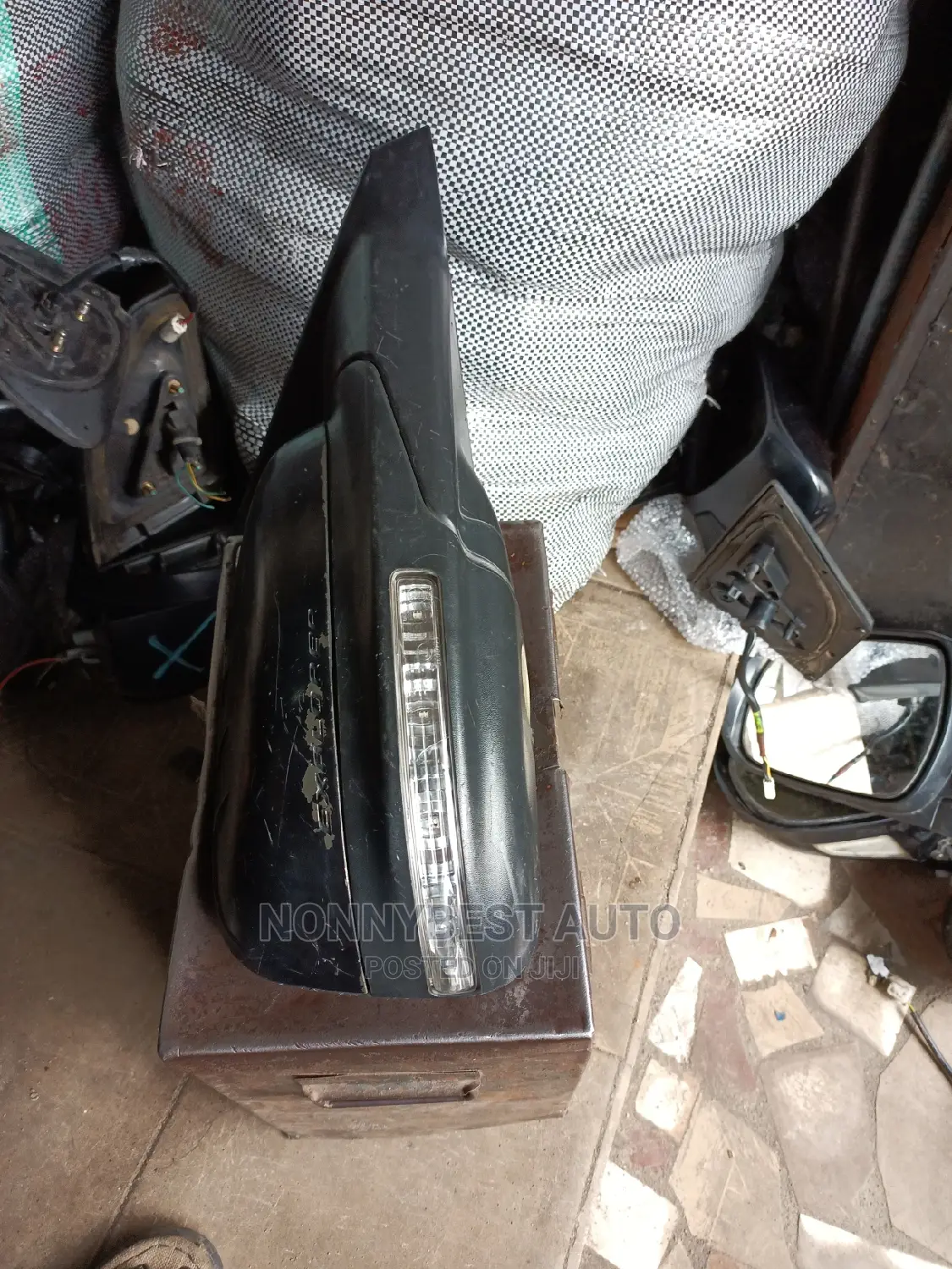 Ford Explorer Side Mirror.