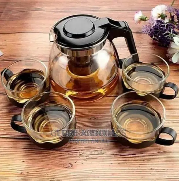 Tea Pot With 4 Cups