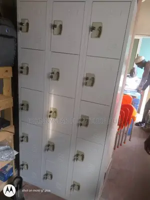 Italian Metal Workers Lockers by 18 Lockers