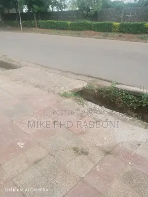 10bdrm Duplex in Old G.R.A Enugu for Sale