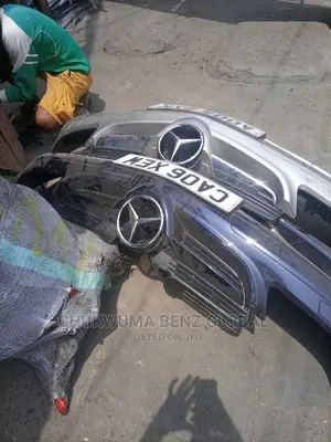 Fornt Bumper Mercedes SLK 2009 Model
