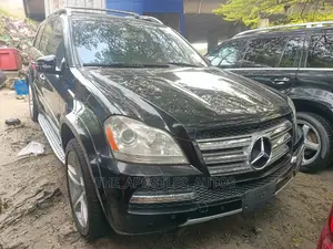 Mercedes-Benz GL-Class GL 550 2010 Black